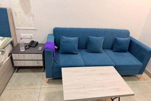 Studio in urban suites Blusalzz