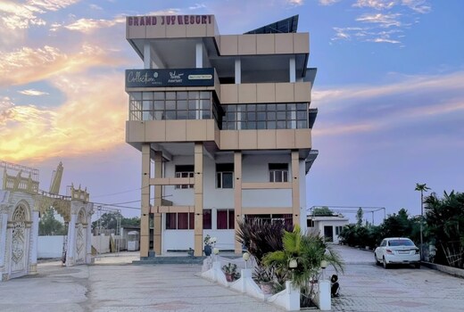 Grand Jvi Resort & Marriage Lawn