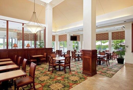 Hilton Garden Inn Chicago / Oak Brook