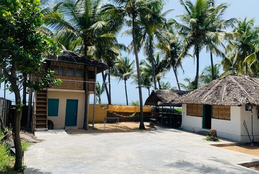 Ocean pearl beach hut
