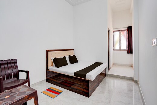 Spot On Santosh Guest House