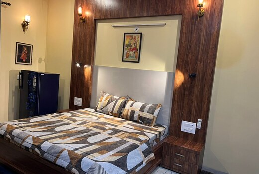 Vijay Niwas Luxury Studios