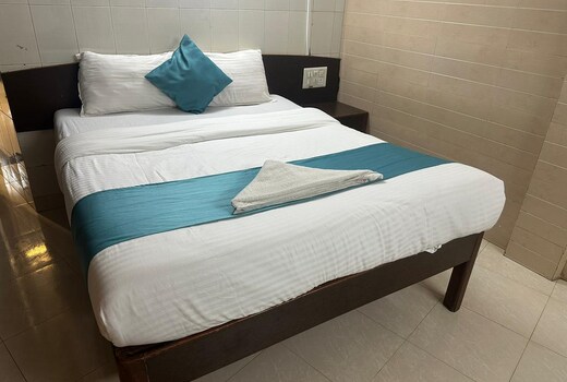 Hotel Metro Plaza