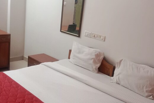 SR Hotel's