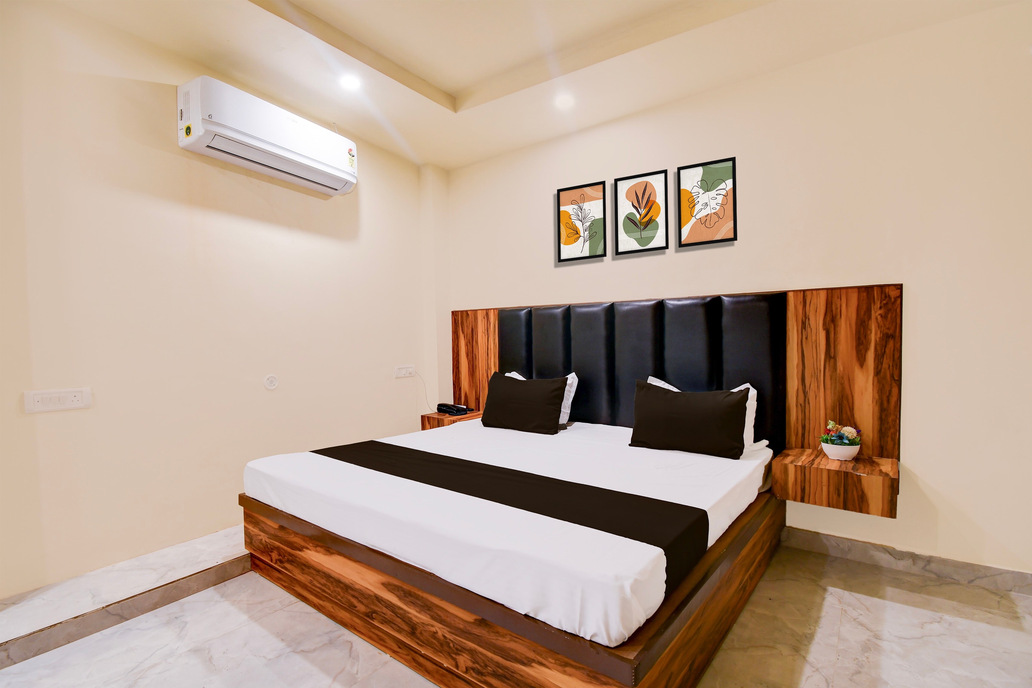Hotel O Shree Krishna Palace