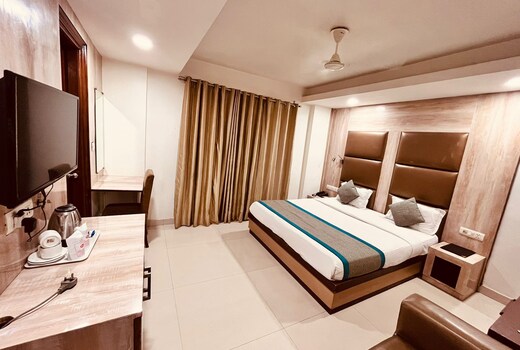 HOTEL SIZZLING STARR
