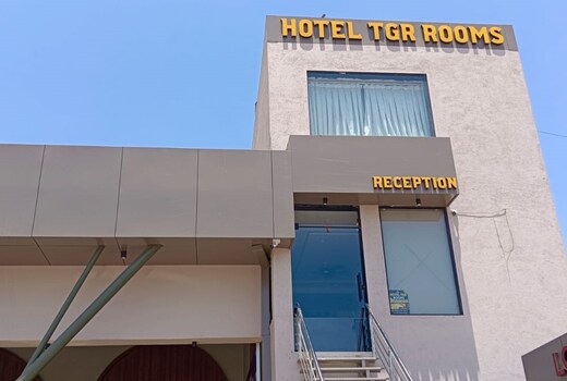 HOTEL TGR ROOMS