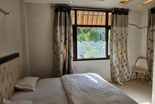 FAMILY HOMESTAY LAJPAT NAGAR