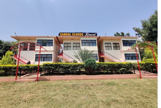 Sandal Clouds Resort Marayoor