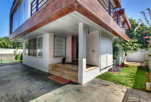 A stunning 4bhk Villa tucked in a peaceful corner