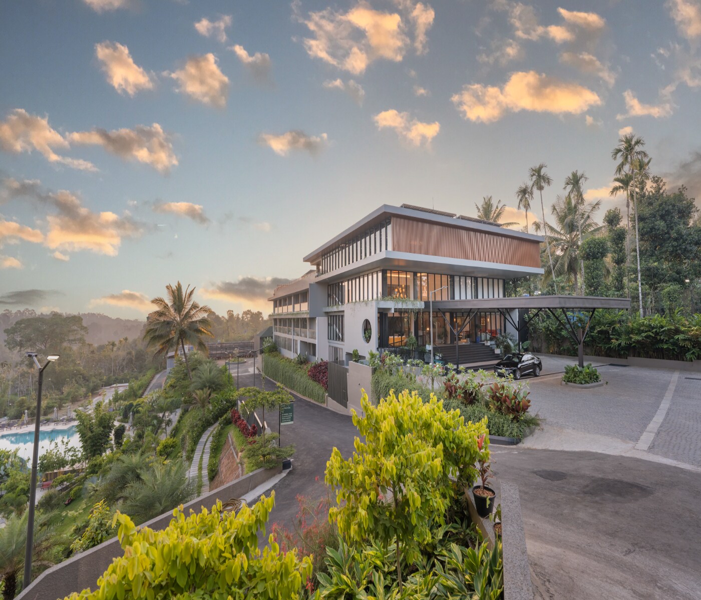 EVORA RESORT AND SPA