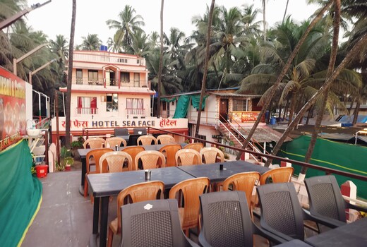 Hotel Sea Face (Near Murud Beach)