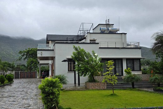 Manas Luxury Stays