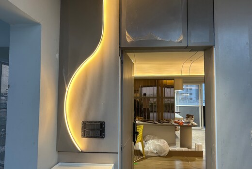 Luxury Penthouse Near US Consulate 75 TV