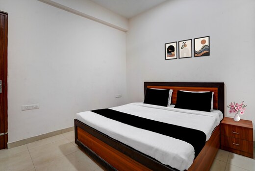 Hotel O Sector 49 Noida Formerly The Urban