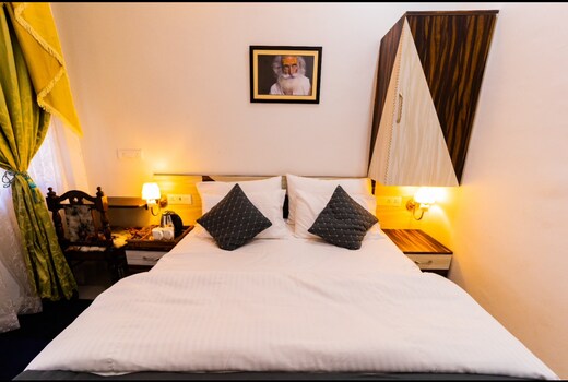 The Roma Home Stay