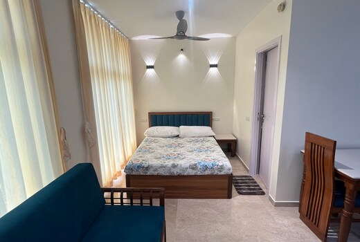 Serene LakeView Studio Apartment @Hiranandani Estate Thane