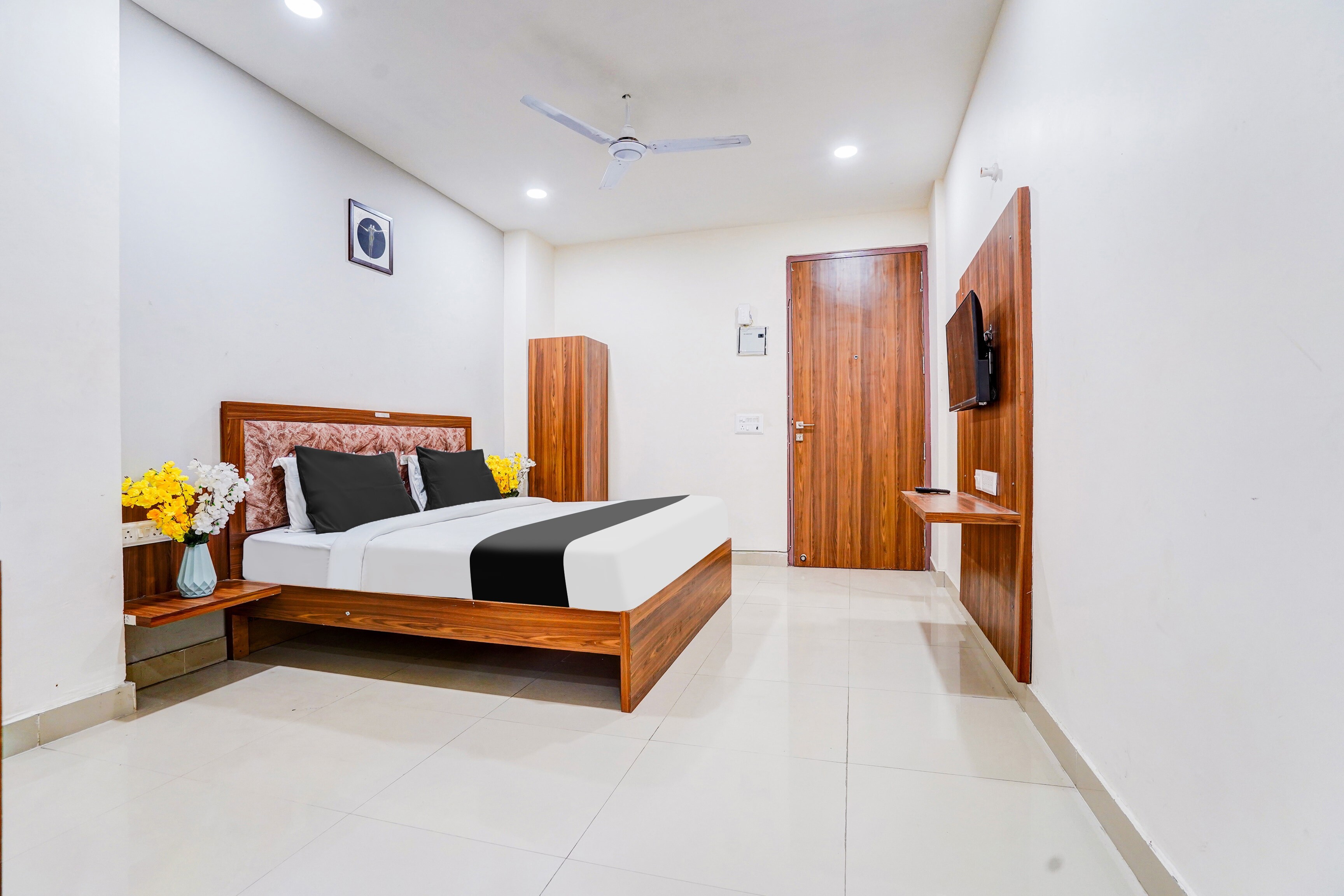 OYO 820363 Hotel Umen
