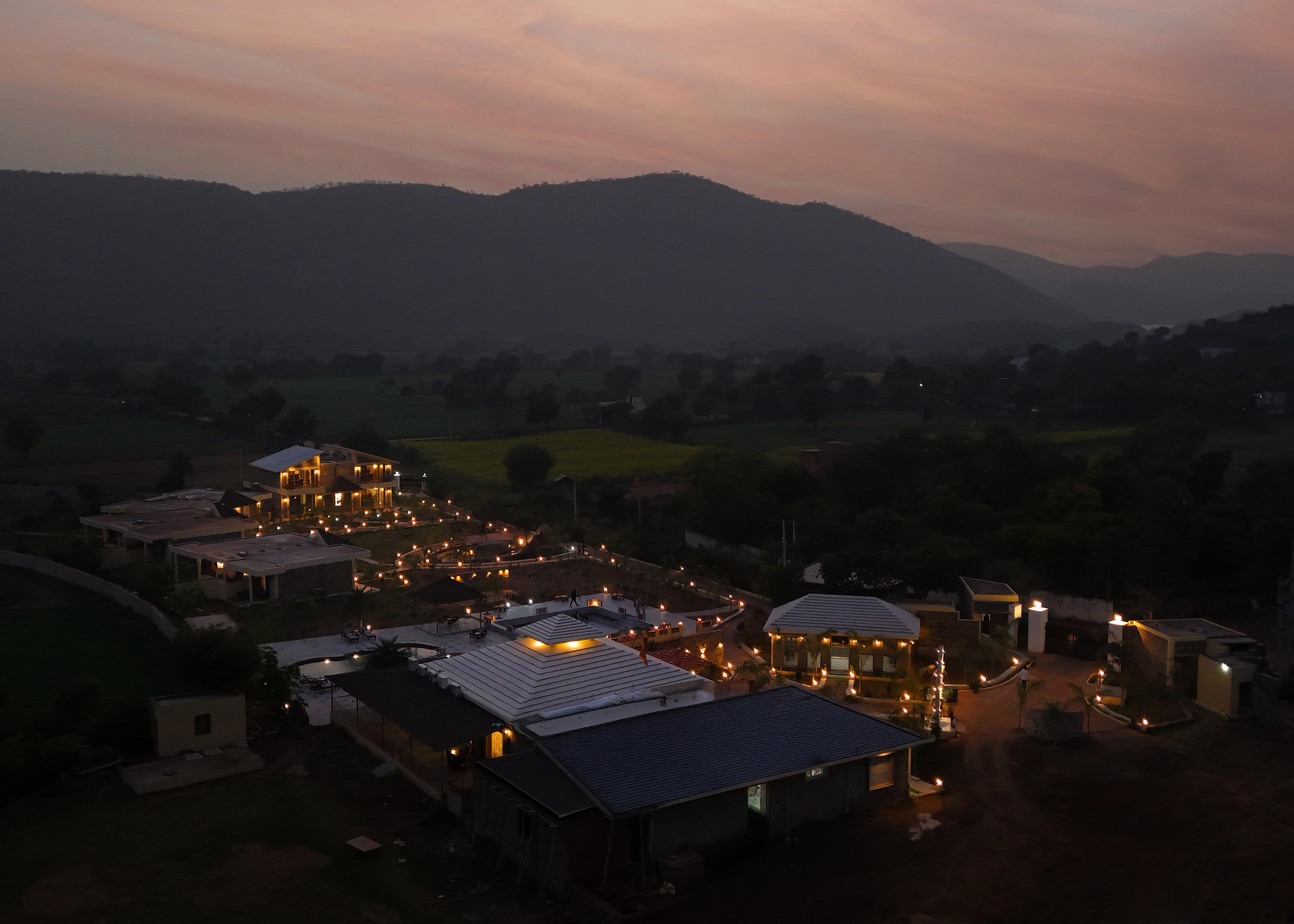 THE GRAND SARISKA BAAGH