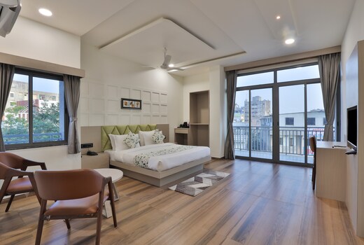 Hotel S R Laxmi