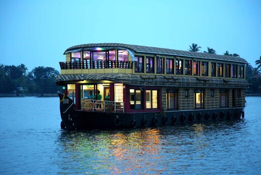 Honeymoon Houseboat