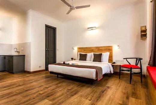 POP 84413E Legacy Inn