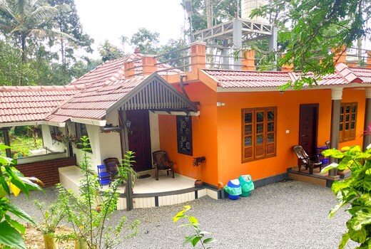Golden Peak Estate Homestay