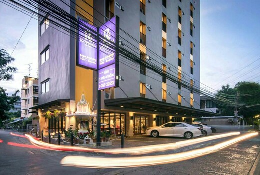 Ratchada Point Hotel