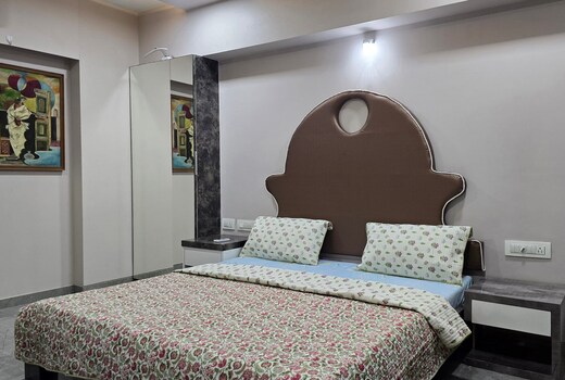 3 BHK Sea Facing Ocean 360