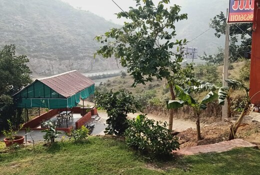 Rain Besera Eco Friendly Rooms (Container Rooms)
