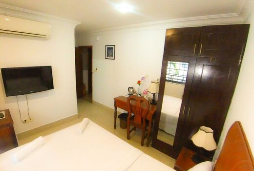 Riverside Hotel Phnom Penh