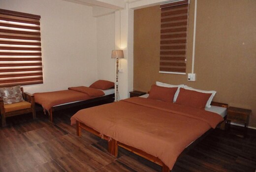 Lazzo Homestay