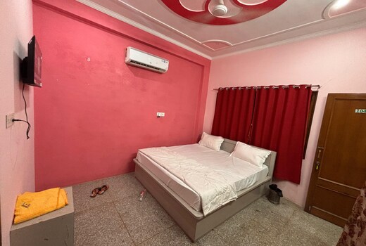 Hotel dharma palace