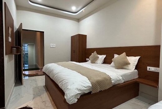 Hotel Shri Ram Gopal Seva Dham