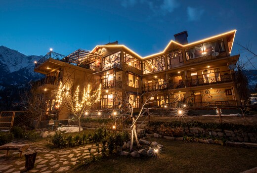 Ride inn cafe and resort