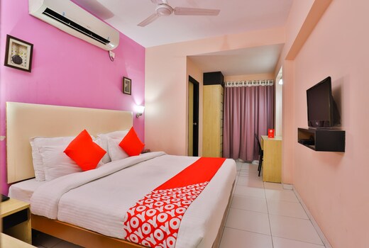 OYO 3975 Golden Star Country club