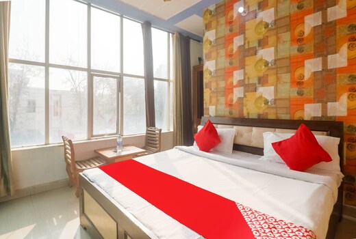 Hotel O Royal Plaza