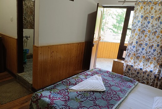 Jhelum View Resort Verinag