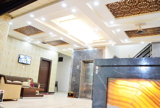 HOTEL ATA INN & RESTAURANT (20 mts FROM DARGAAH)