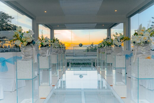 Luxotic Private Villa & Resort