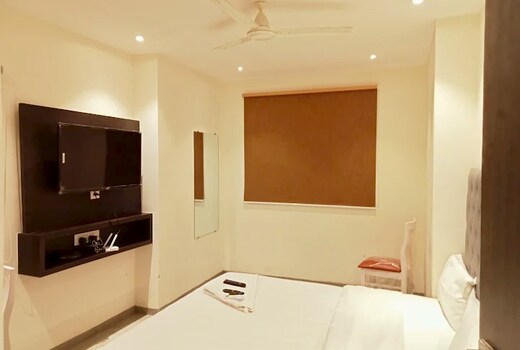 HOTEL JUHU INNN