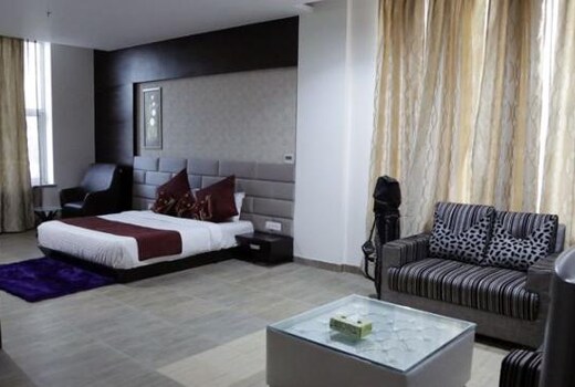 Hotel Aju Palace