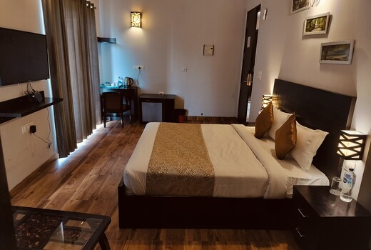 Radhas Retreat