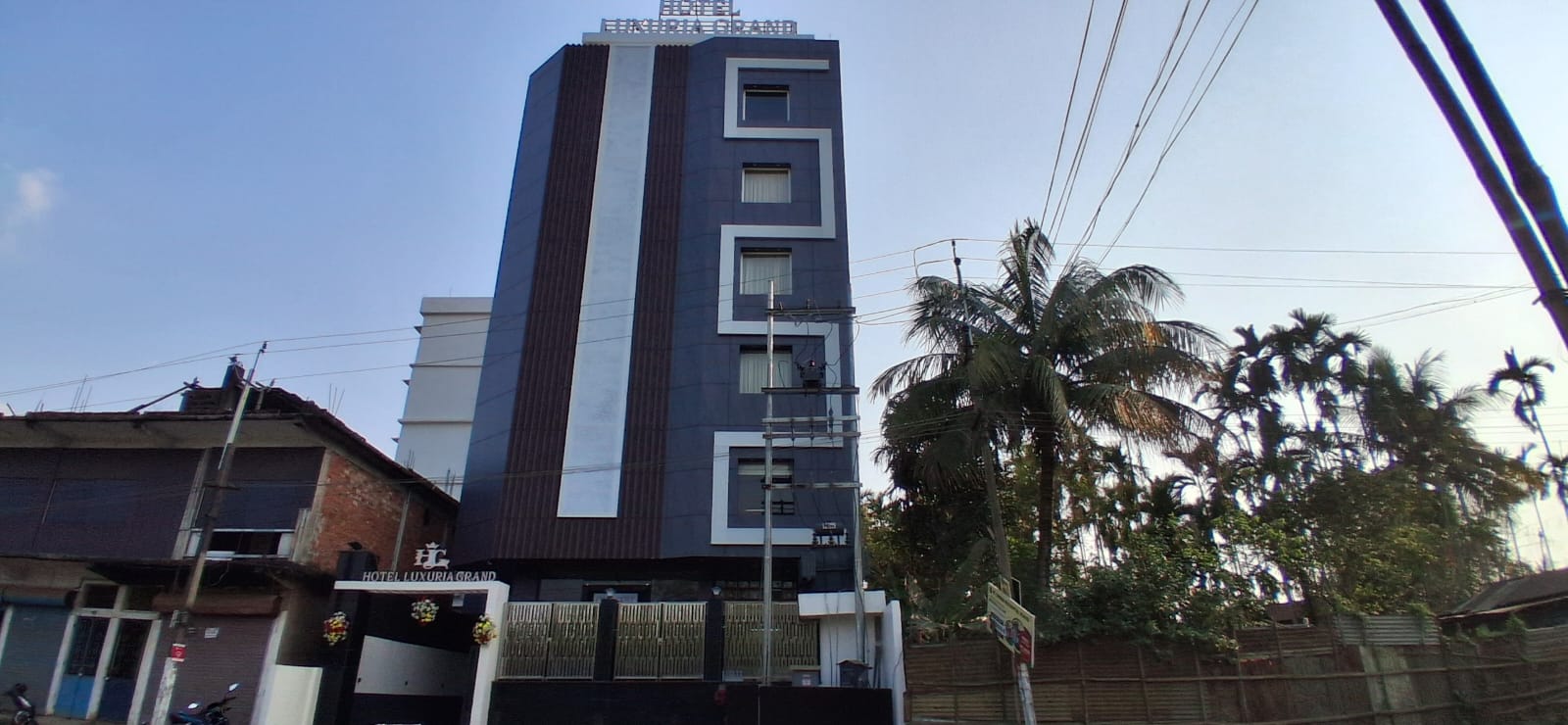 Hotel Luxuria Grand