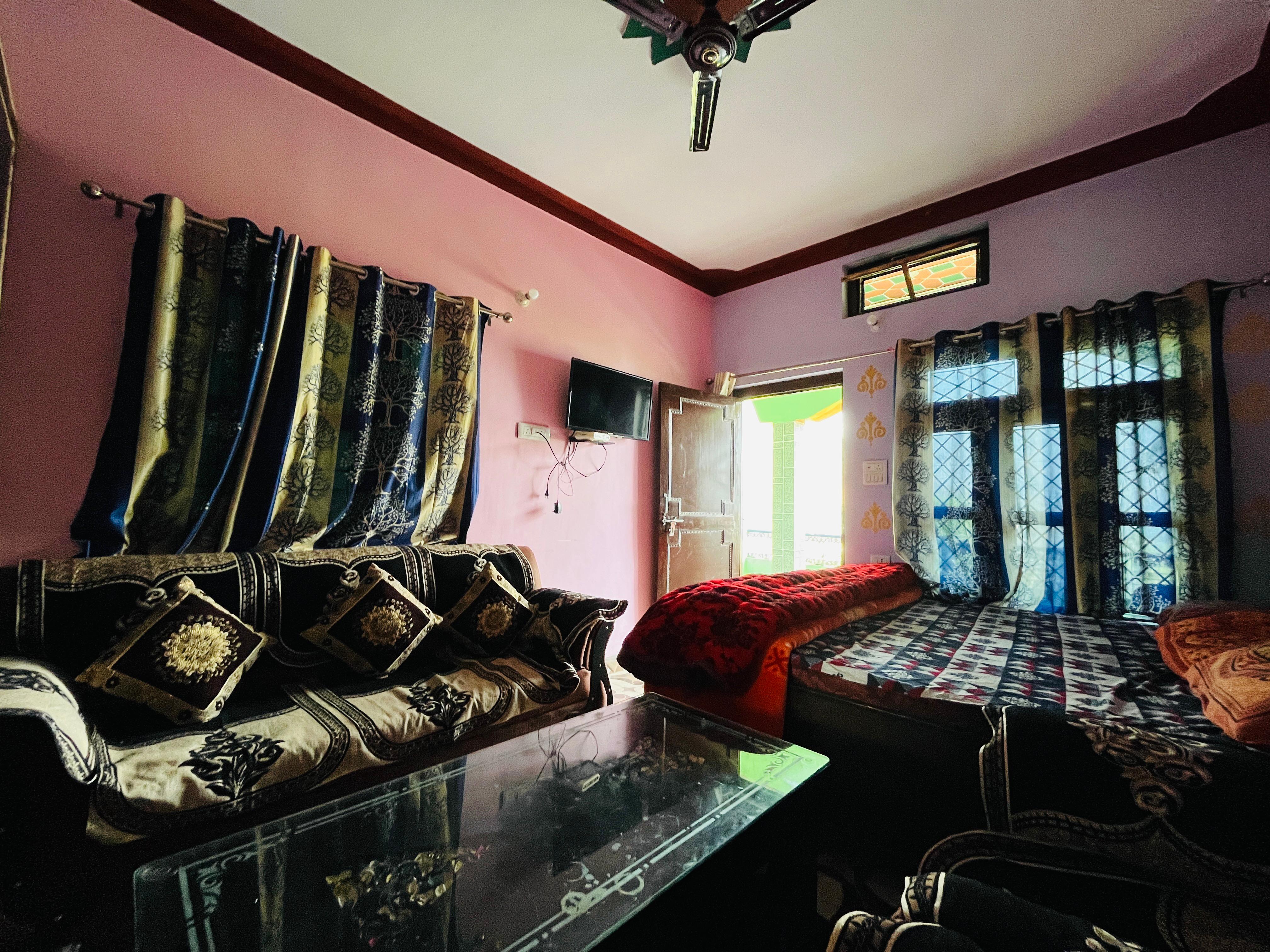Mahabgarh Mahadev Home Stay & Restaurant