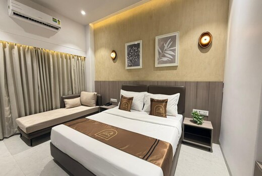 Hotel Unicorn, Althan