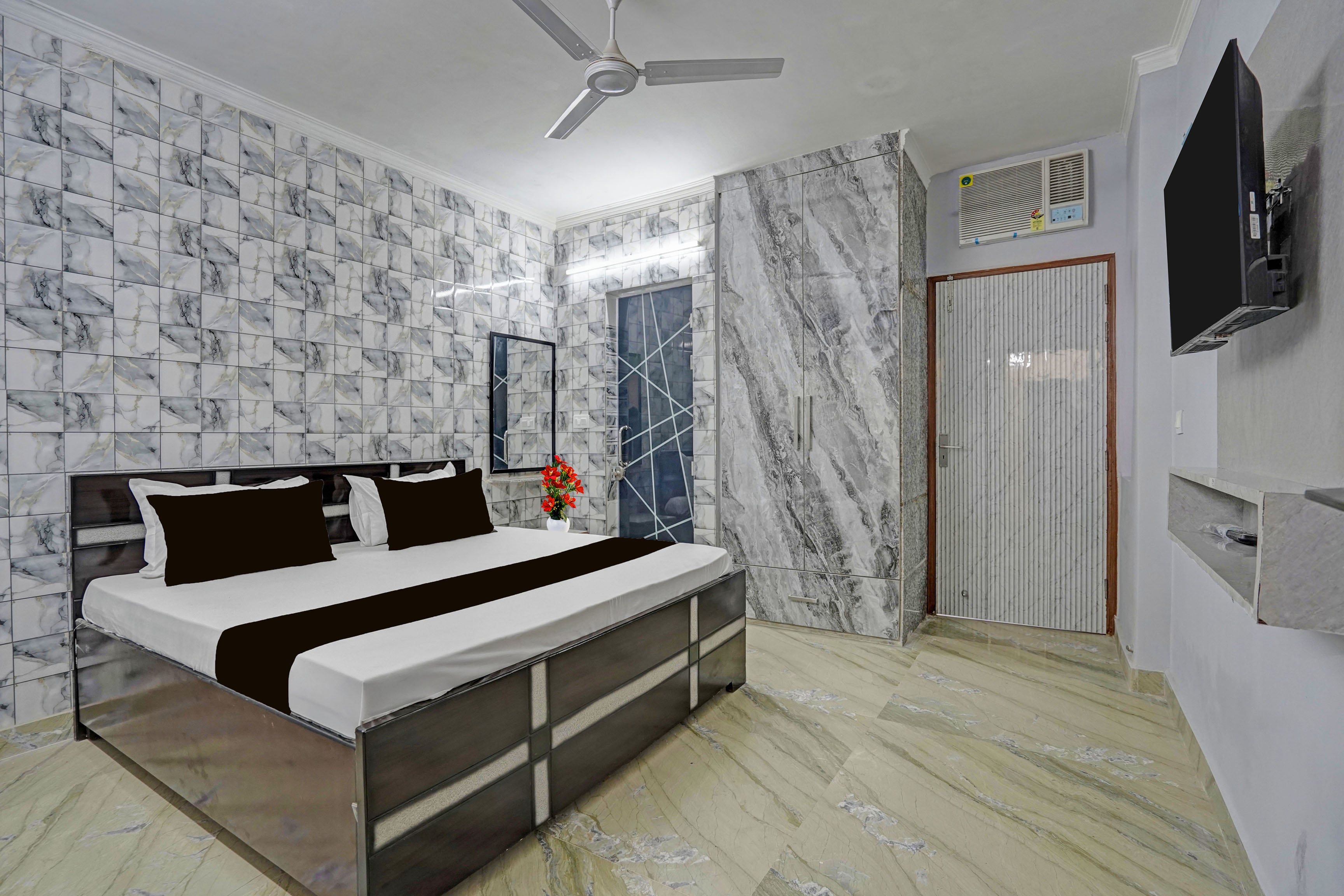 Super Hotel O Lotus Stay BnB