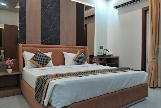 KASPAR SUITES