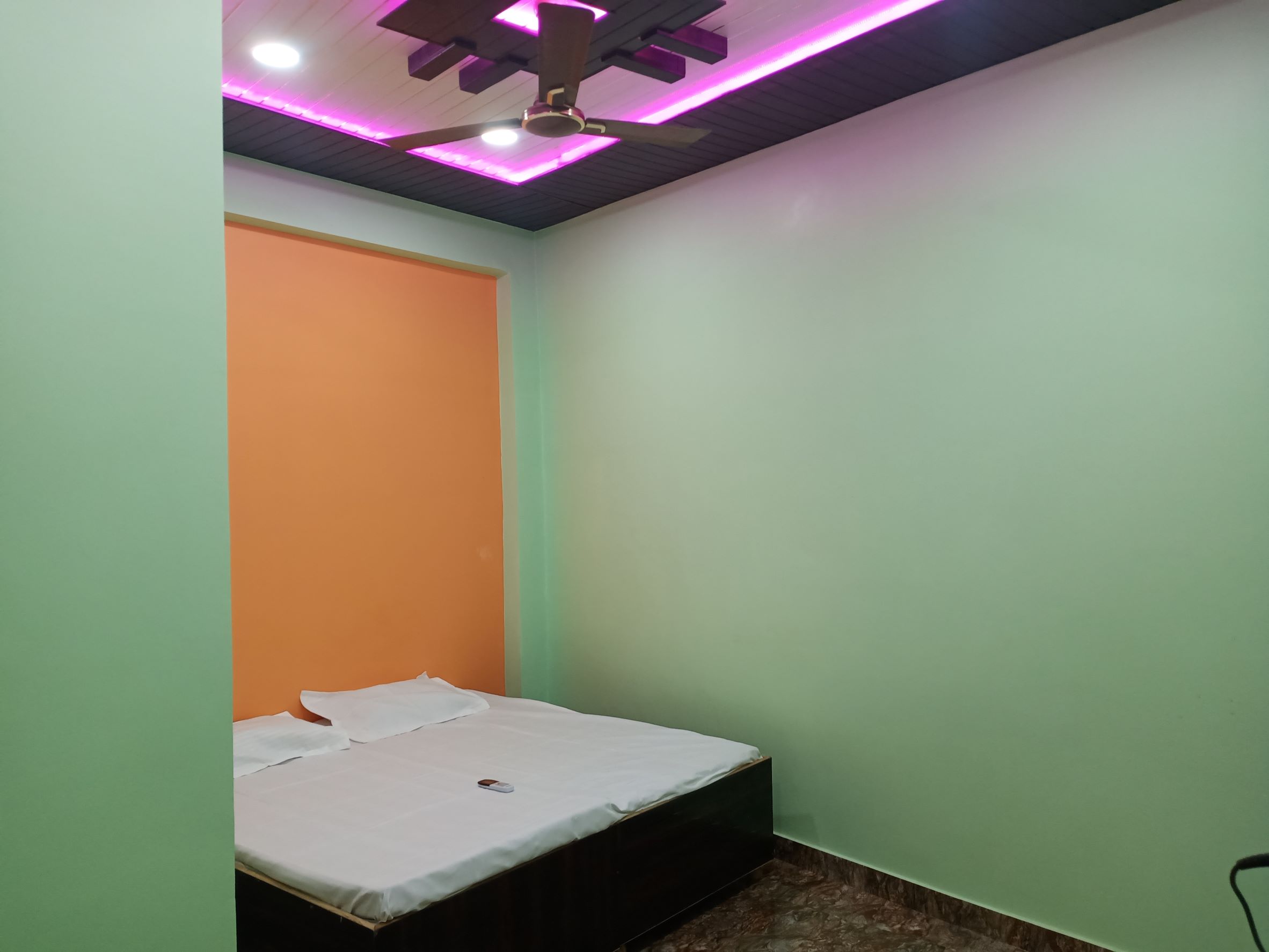vande bharat paying guest house