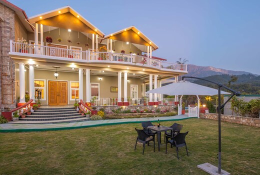 StayVista at SilverOaks Cottage